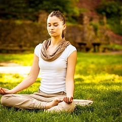 Узнайте, как медитировать правильно: какая должна быть поза