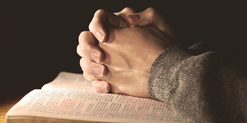 Как правильно молиться дома