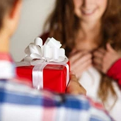 Беспроигрышные варианты подарков для жены на Новый год