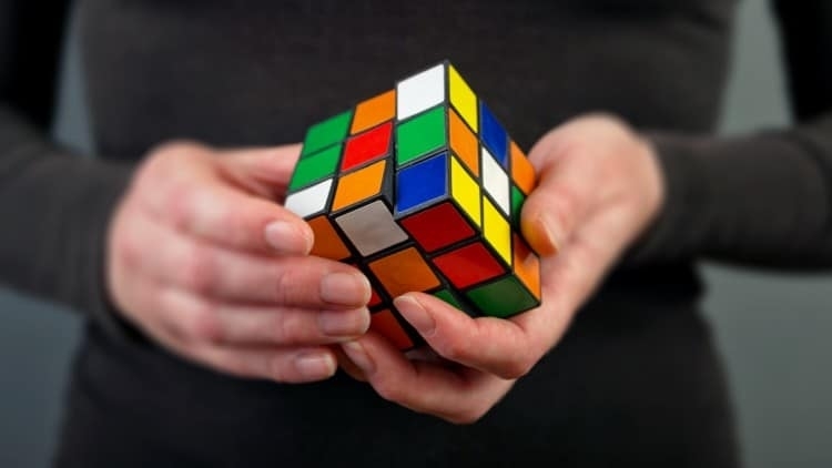 Кубик Рубика развивает логику
