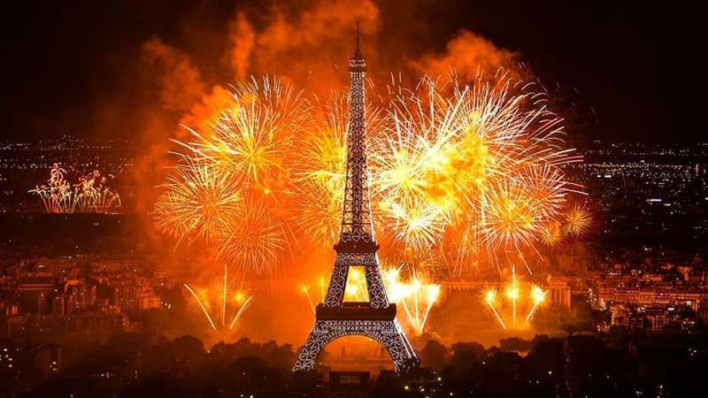 Новый год во Франции — эффектное зрелище