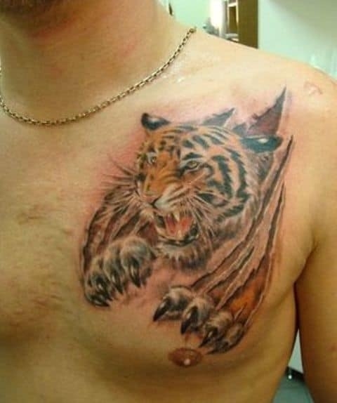 Татуировка с разгневанным тигром