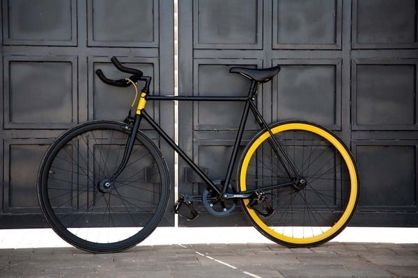 Черный велосипед