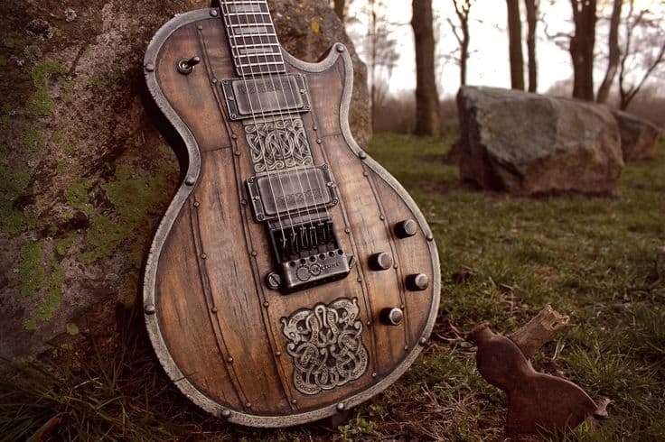 Гитара в лесу